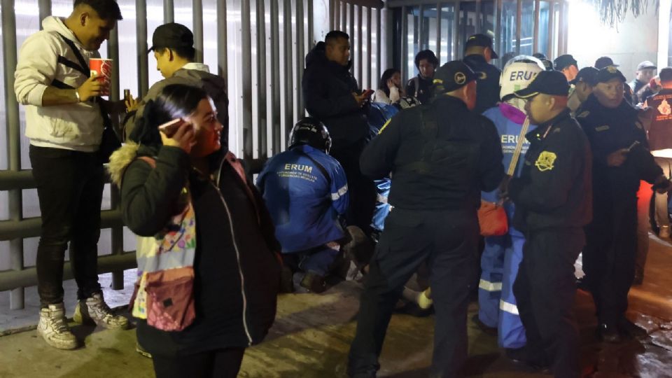 Elementos de emergencia atendieron el reporte de personas inconscientes en las inmediaciones de Reforma.