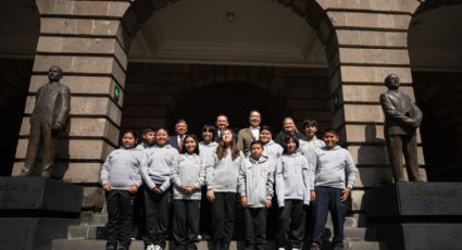 Mario Delgado recibe a los mejores estudiantes de Yucatán