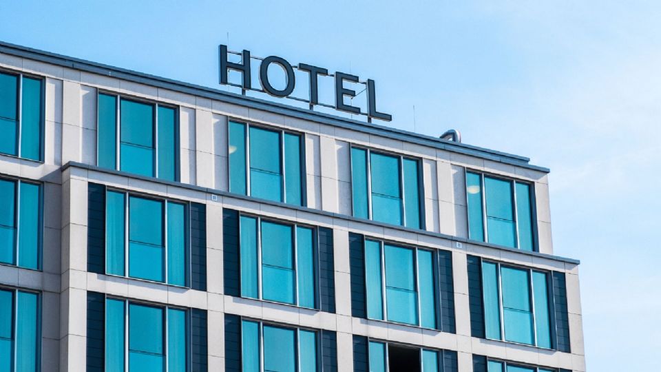 Resulta fundamental que los hoteles refuercen sus protocolos.