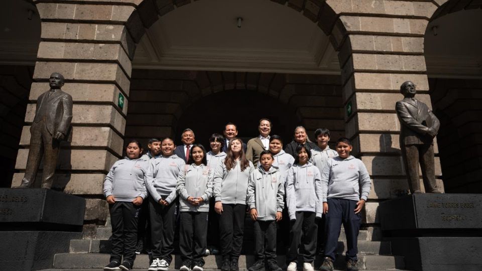 Mario Delgado subrayó el papel histórico de las mujeres yucatecas en el desarrollo democrático y educativo de México.