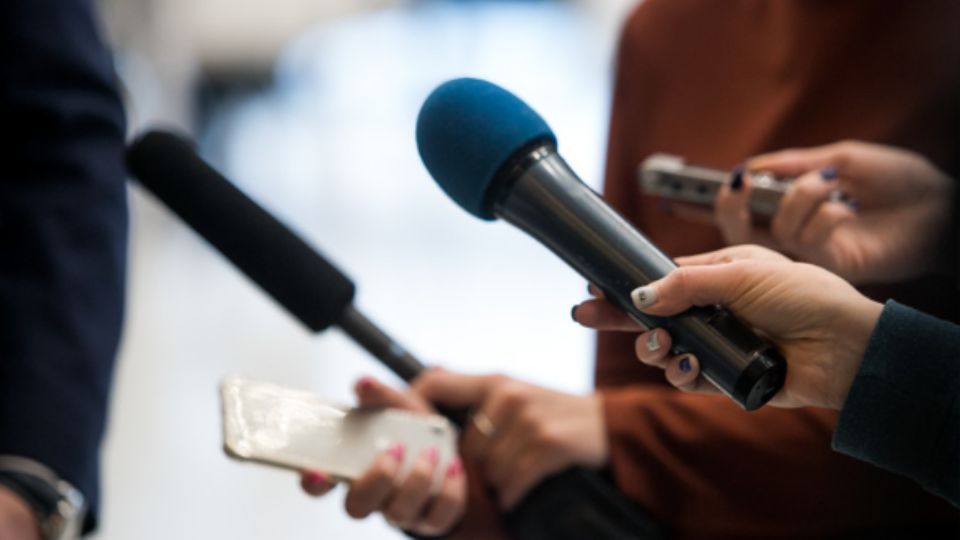 Artículo 19, emitió una alerta por amenazas contra periodistas durante la cobertura de un operativo de cateo.
