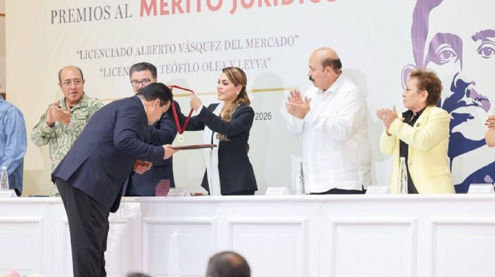 Reconoce Evelyn Salgado a juristas en Guerrero