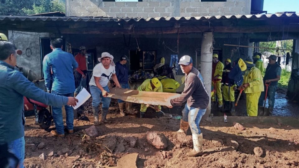 En Temascaltepec, Edomex, más de 50 familias tuvieron que abandonar sus viviendas tras las afectaciones por lluvias.