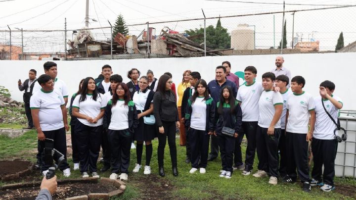 UAM y Conalep instalan captadores de lluvia en huertos escolares