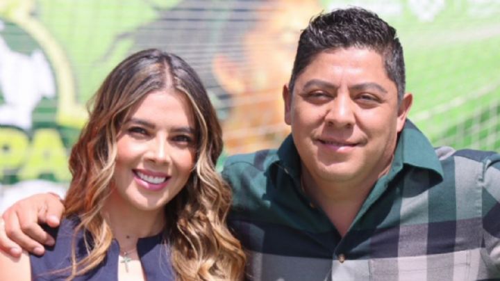 Gobernador de SLP 'destapa' a su esposa para sucederlo en 2027