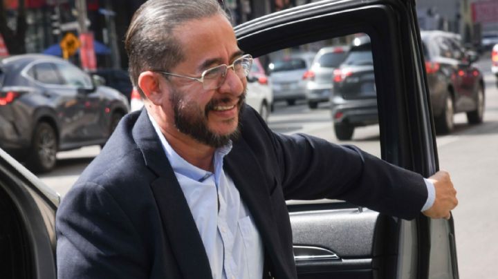 Hugo Eric Flores dejará la curul en San Lázaro