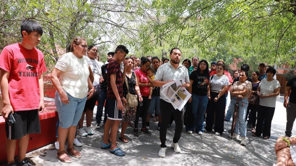 Miguel Lechuga pidió reparar la Secundaria Número 3 de Santa Catarina antes del próximo ciclo escolar.