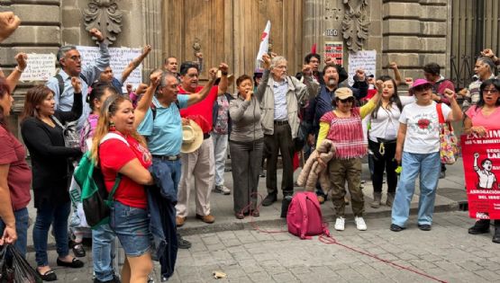 CNTE protesta en la SEP y lanza advertencia por acuerdos incumplidos