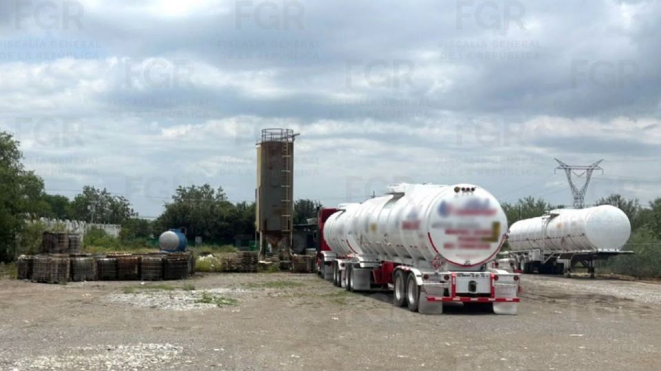 Autoridades estadounidenses y la FGR investigan los esquemas financieros y el tráfico de combustible de las empresas sancionadas.