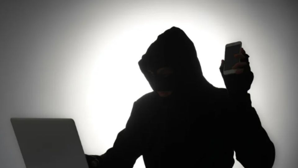 Alertan a la población sobre fraudes y extorsiones en los que delincuentes utilizan nombres y cargos de personas servidoras públicas.