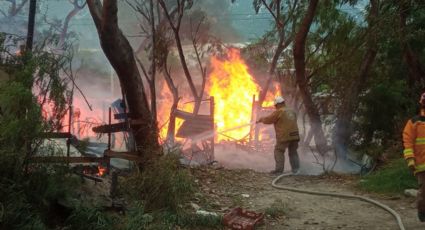 Incendio en tejabanes provoca movilización en Santa Catarina