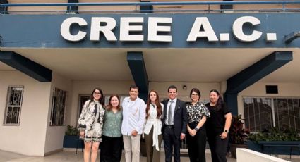 CREE recibe donación de cinco meses de sueldo de Miguel Flores