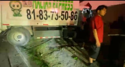 Camión de basura termina en recámara de vivienda en Monterrey