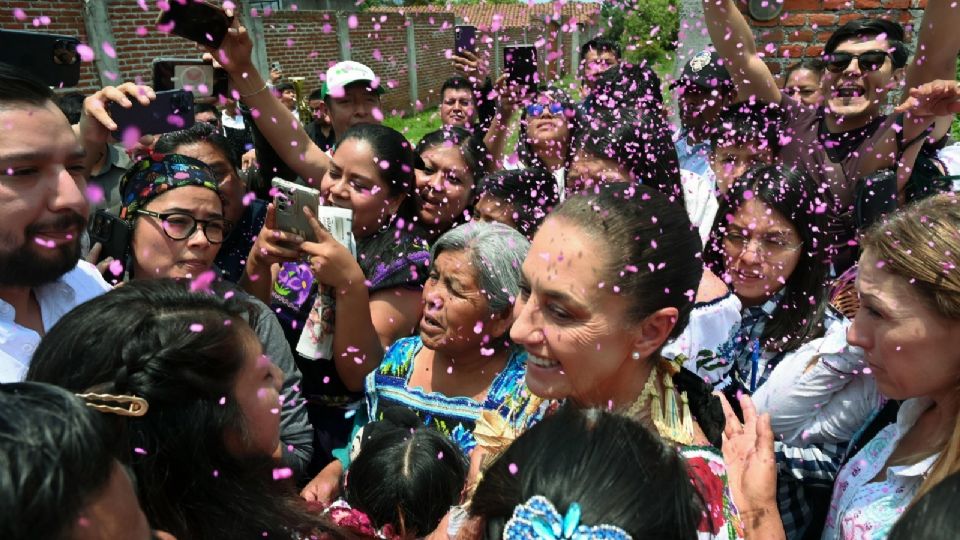 La mandataria federal aprovechó el acto de entrega de tarjetas de apoyos sociales para condenar el machismo, anunciar la creación de un 'Centro LIBRE'.