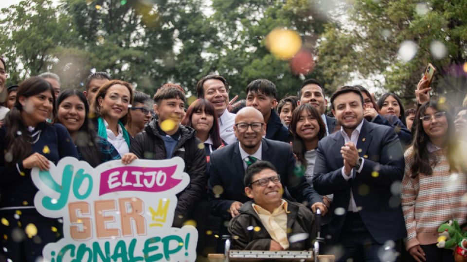 Mario Delgado Carrillo, anunció el fortalecimiento en la formación de profesionales especializados en la atención de personas adultas mayores.