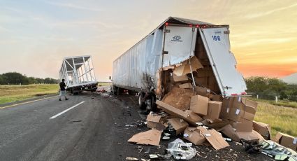 Cierran autopista a Laredo por fuerte accidente
