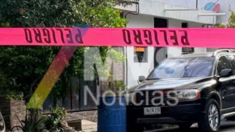 Elementos de seguridad y peritos resguardaron la escena del ataque armado en la colonia Ricardo Flores Magón, en Escobedo.