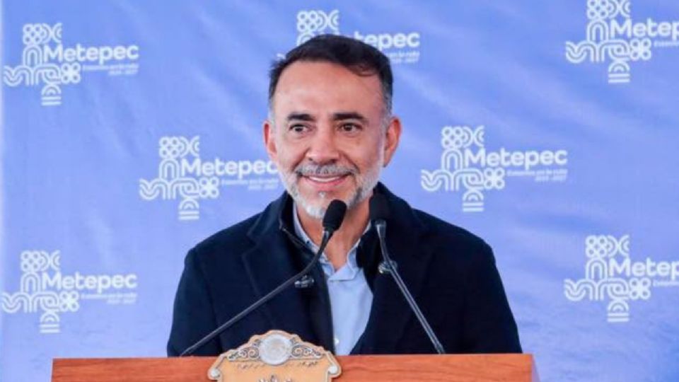 El alcalde de Metepec es señalado por actuar más allá de sus atribuciones legales al ingresar de manera violenta a las instalaciones del Club Deportivo La Asunción.