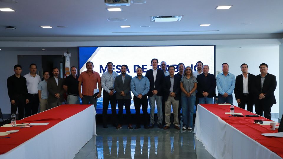 Diputados y representantes de la CMIC avanzan en la construcción de una nueva Ley de Pavimentos para Nuevo León.