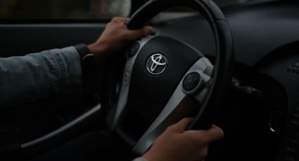 Morena y PRI se confrontan por salida de Toyota