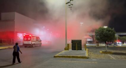 Fuerte incendio consume supermercado en Ciénega de Flores