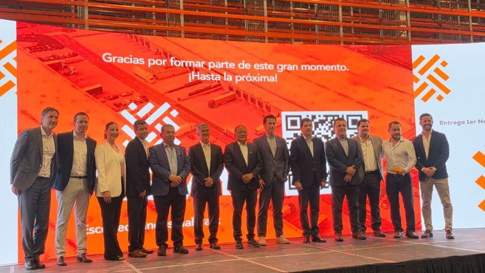 Escobedo entregó la primera nave del Areya Industrial Park, donde Mercado Libre instalará un centro de distribución que generará más de 2 mil empleos.
