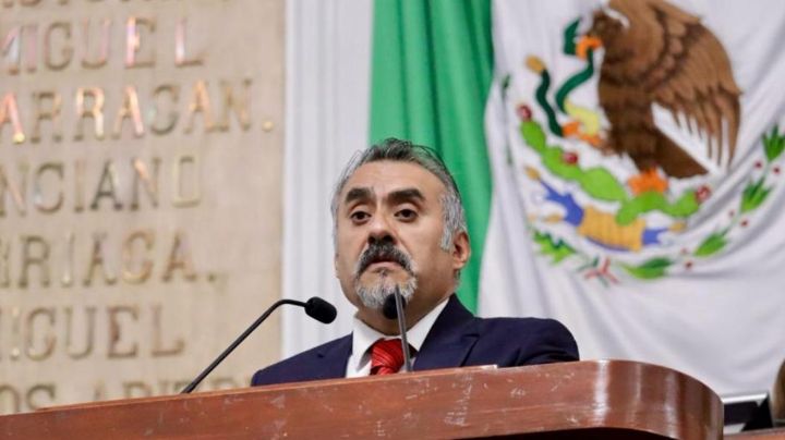 Morena propone regular uso de celulares en escuelas de nivel básico