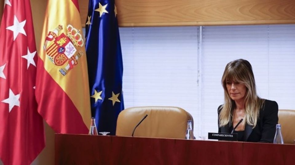 En un escrito de conclusiones, la Fiscalía extiende esta petición de exoneración a otros encausados.