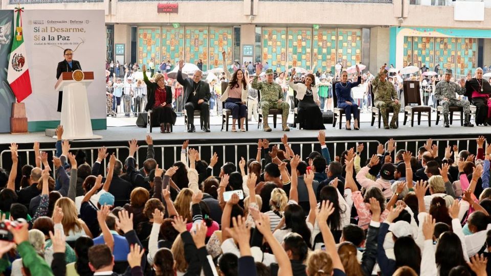 En el evento estuvieron presentes figuras clave como la jefa de Gobierno de la CDMX, Clara Brugada; los titulares de la Sedena y Marina, Ricardo Trevilla y Raymundo Pedro Morales.